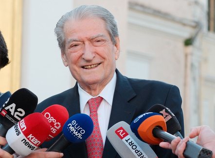 Berisha: Investitori i vetëm i huaj në Zvërnec dhe atë doni ta largoni