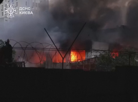 Rusia terrorizon ukrainasit, qindra raketa e dronë gjatë natës, 21 viktima e 100 të plagosur