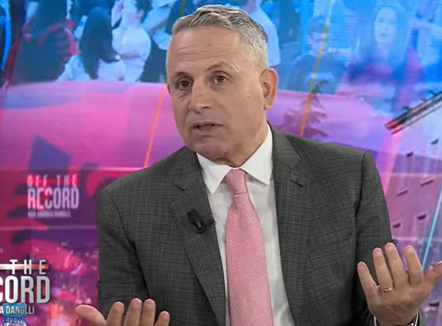  Protesta qytetare para Kryeministrisë, Qafoku: Opozita mbeti pa punë!