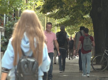 Më të rrezikuarit, beqarët. Më shumë se gjysma familjeve s’përballojnë dot një shpenzim të papritur