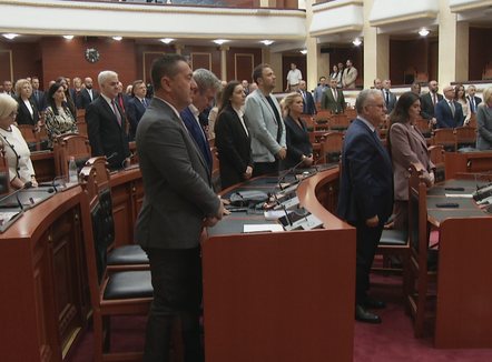 Ngjarja në Maliq, Rama kërkon ndëshkim maksimal. Kuvendi mban një minutë heshtje