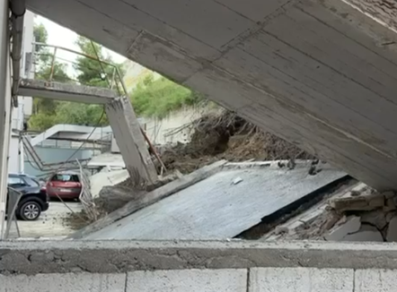 Durrës, rrëshkitje masive dherash në zonën e Currilave. Dëmtohen disa banesa