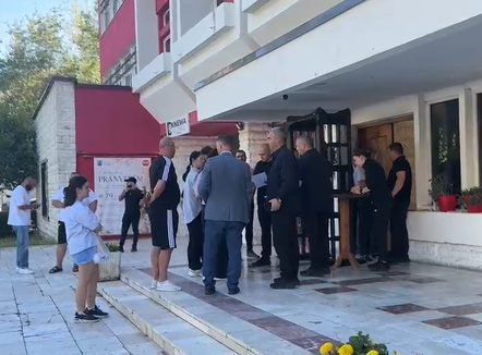 Rama pritet të mbërrijë në Vlorë, forca të shumta sigurie pranë Pallatit të Kulturës
