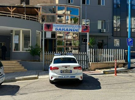 Sherr me grushte dhe sende të forta në Sarandë, përfundon në spital 18-vjeçari