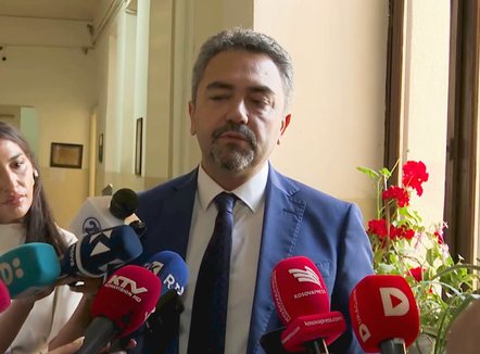 Radoniqi voton në Pejë: KQZ do të kontrollojë 10% të vendvotimeve për të shmangur problemet në numërim