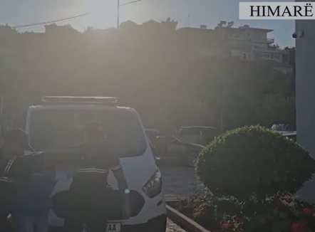 Vidhte banesa, dyqane dhe objekte kulti në Himarë, arrestohet “Shëtitësi” nga Kruja