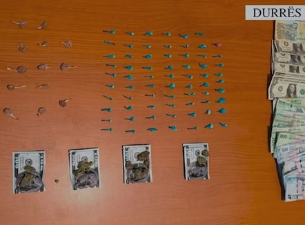 Shiste kokainë, heroinë e kanabis në ambientin ku punonte, pranga 20-vjeçarit në Durrës