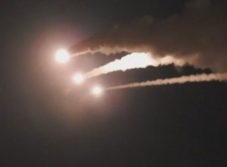 “Sot Teherani duhet të digjet”. Izraeli injoron njoftimin e Trump dhe sulmon Iranin