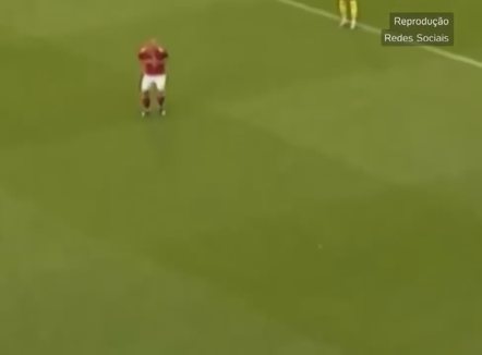 Bie pa ndjenja në fushë, Christian Eriksen “driblon” vdekjen për herë të dytë