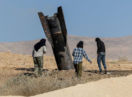 Irani ndalon sulmet ndaj Izraelit, por lëshon paralajmërim për Libanin