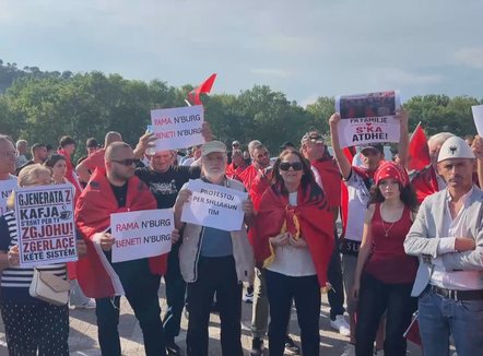 Rama pritet me protesta në Shkodër