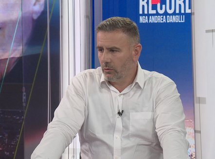 “Rama dhe Berisha janë ulur këmbëkryq në protestë”, gazetari: Sot lindën përplasjet e para