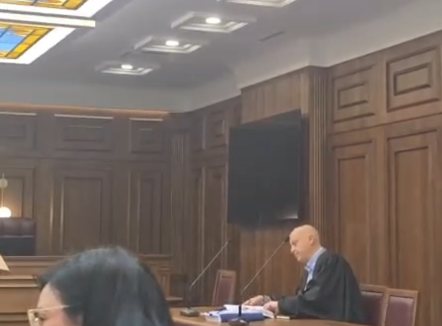 “Nuk është e hijshme të mbahem në kafaz”. Shtyhet sërish seanca për Veliajn, mungojnë kryebashkiaku dhe Altin Dumani