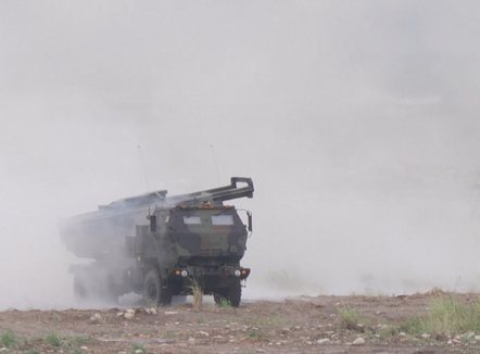 Lëshohen raketa amerikane, Tajvani i tregon forcën Kinës, stërvitje mbrojtëse në ishull