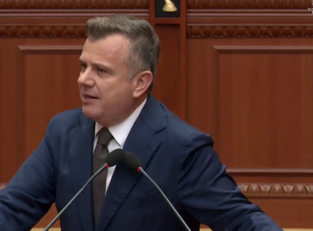  “Vidheni dhe protestën po deshët”, Balla replikon me demokratët: Nuk do t’i votojmë 4 projektligjet që keni sjellë