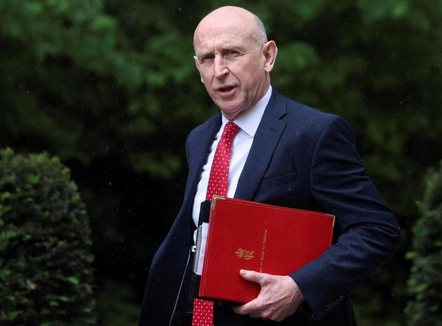 Dorëhiqet Sekretari i Mbrojtjes në Britaninë e Madhe, letër kryeministrit Starmer