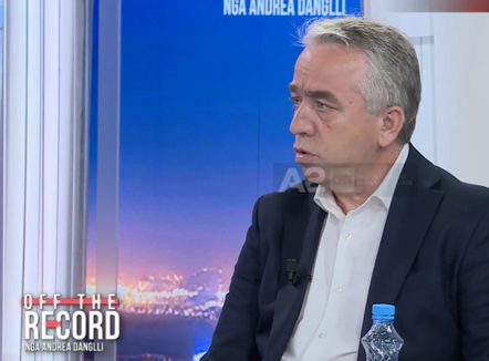 Krasniqi: PD duhet të reflektojë për atë që po ndodh në shesh, jo vetëm për çështjen “non grata”