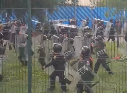 Botët e kundërta të Kupës, festë dhe protestë në Meksikë, përleshje të forta me policinë