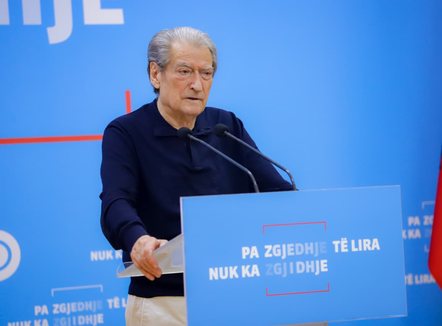 Berisha thirrje demokratëve: Mbështesni protestën, do shpëtojë Shqipërinë