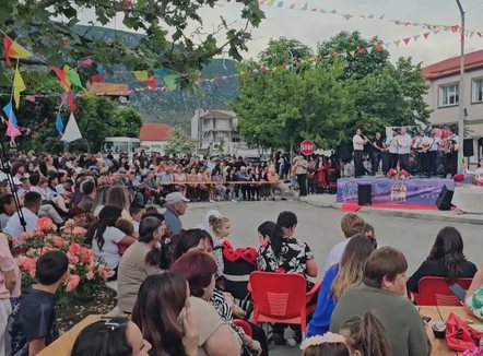 Festa shumëngjyrëshe, trëndafilat e Pojanit, tradita që mbledh qindra vizitorë