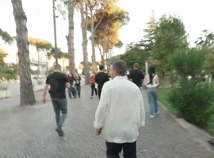 13 ditë protestë! Incident në shesh, ndërhyjnë policia dhe garda