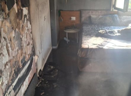 Shkrumbohet banesa në Vlorë, alarmohen banorët