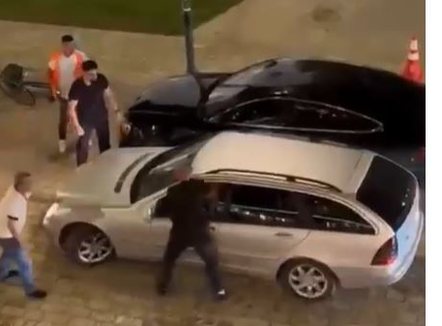 Tentoi të vrasë me automjet disa persona në Shkodër, prokuroria lëshon urdhë arrestin për Sibuel Durrësin
