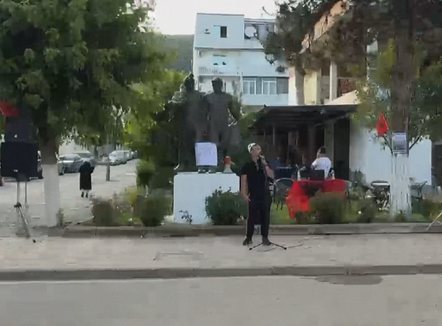 “I vetëm në protestë”, organizatori fjalim me sheshin bosh në Prrenjas
