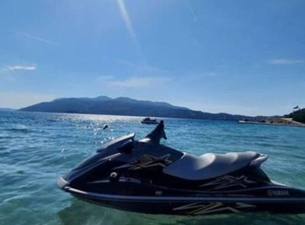 E rëndë në Ksamil, një mjet lundrues përplaset me Policinë Kufitare, një viktimë dhe disa të plagosur