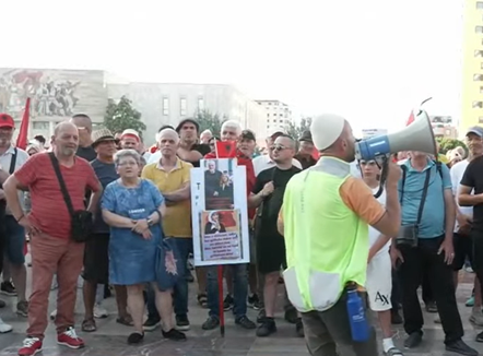 Ndryshon orari i protestës, nga nesër mbledhja në orën 19:00 në Sheshin “Skënderbej”