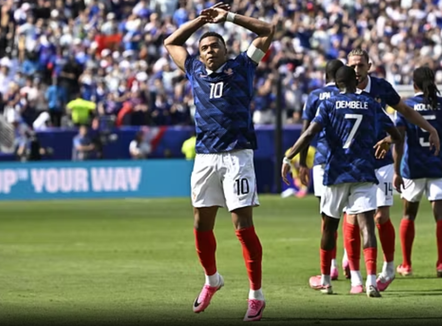 Mbappe mposht Senegalin dhe vendos rekord