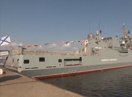 Incident detar pranë brigjeve britanike, fregata ruse hap zjarr paralajmërues ndaj një jahti civil