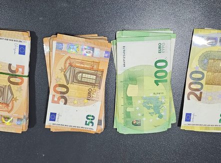 Sekuestrohen 19,000 euro të padeklaruara në Portin e Durrësit