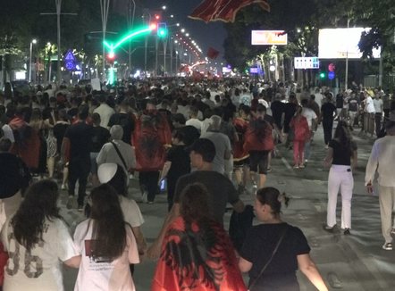 Marshimi pas tubimit, policia procedon 16 protestues. Nën hetim 35 protestues brenda dy ditësh