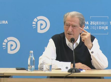 “Sulmon protestën kudo që shkon”, Berisha: As Enver Hoxha nuk mund të fliste siç foli Rama në Berlin