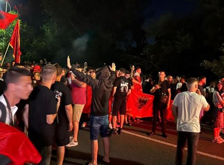 Zbardhen emrat e 16 protestuesve të proceduar penalisht, dy të tjerë në kërkim