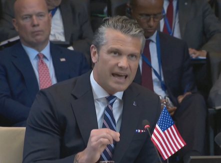 “Turp që na mbyllët bazat!”, Hegseth shpërthen kundër NATO-s: Rishikojmë praninë në Europë