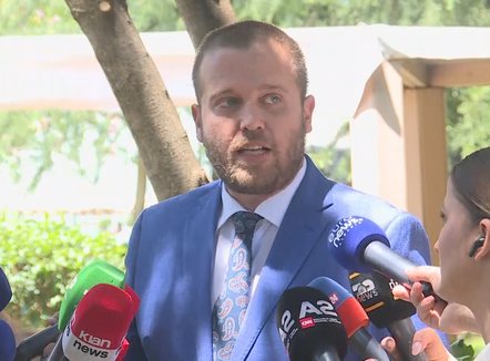 Bido thirrje protestuesve: Pastroni protestën nga elementët antikombëtarë