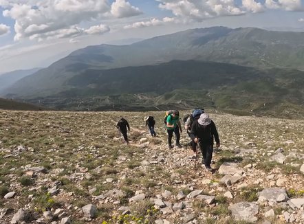 Zgjerohet oferta turistike, në Gjirokastër po shënjohen edhe shtigjet malore për turistët
