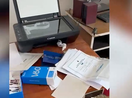Zbulohet laborator për falsifikim dokumentesh, 3 të arrestuar në Tiranë