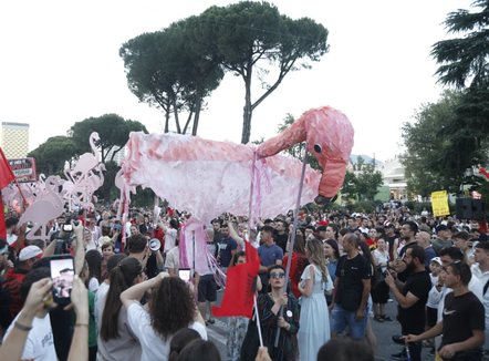 Protesta, procedohen 27 persona. Policia: Penguan qarkullimin e makinave