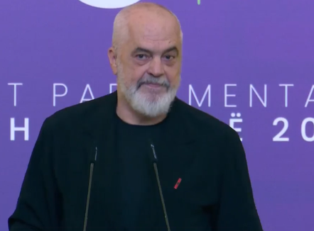 Rama për protestat: Mllefi ndaj meje dhe PS-së u shfry përmes simbolit të një zogu