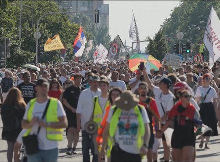 2 vite nga tragjedia në Novi Sad, mijëra protestues kundër Aleksandër Vuçiç