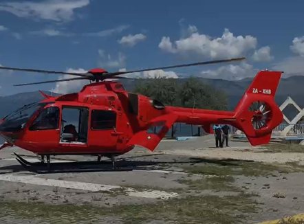 U plagos me thikë nga bashkëshorti në Pogradec, 28-vjeçarja niset me helikopter drejt Traumës në Tiranë