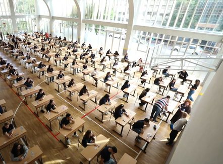 Provimi i fundit i maturës: Respektoni rregulloren, 29 maturantë të përjashtuar