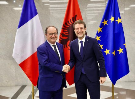 Ish-presidenti i Francës në Tiranë, takim me ministrin e Jashtëm Hoxha