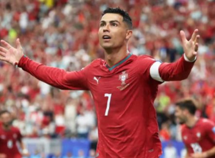 Ronaldo, i vetmi lojtar që ka shënuar në 6 Botërorë