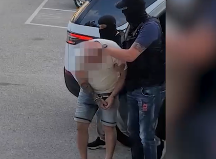 U kap me kokainë dhe kanabis me qëllim shitjen, arrestohet 35-vjeçari në Bërzhitë