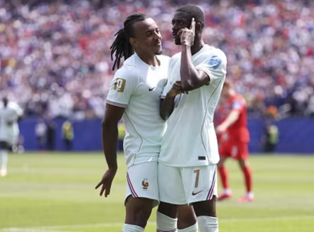 Pritej sfida Haaland-Mbappé, por protagonist bëhet Dembélé 