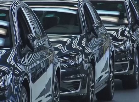 Kriza ekonomike, Volkswagen planifikon të shkurtojë deri në 100 mijë vende pune
